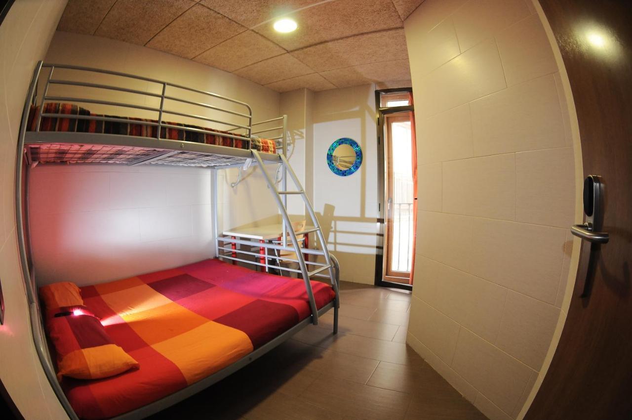 Albergue La Posada del Comendador Zaragoza Habitación foto